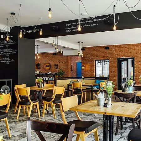 Hotel Dubno Eat & Sleep 3*