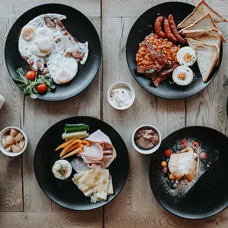 Dubno Eat & Sleep Hotel 3*